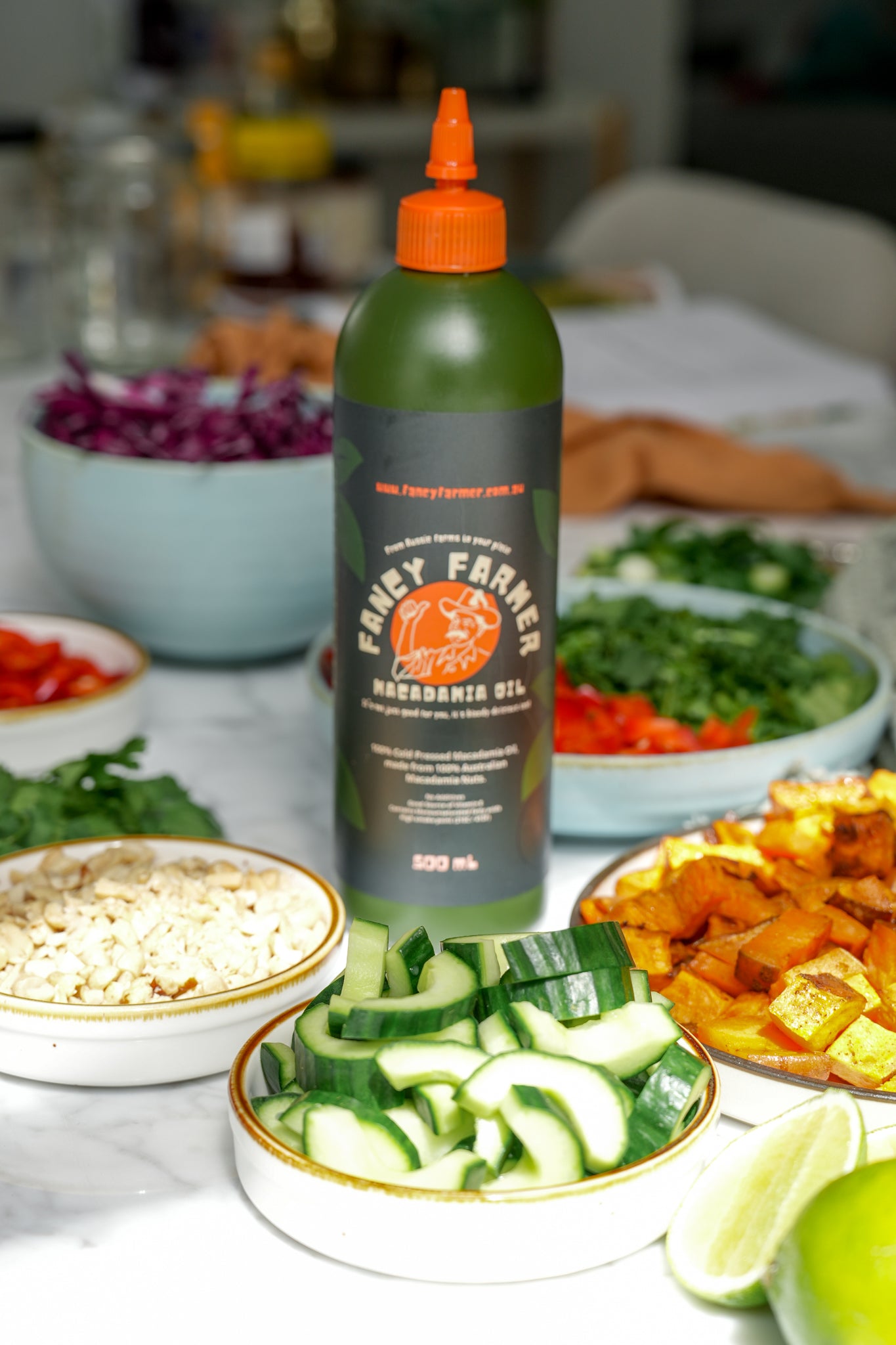 Fancy Farmer cold pressed macadamia oil 500ml with food